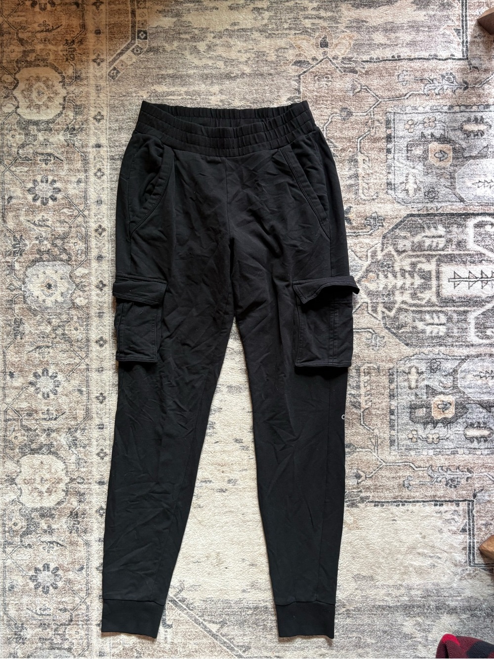 ALO Yoga Cargo Jogger Sweatpants Size XS Black Athleisure Casual Gym Workout